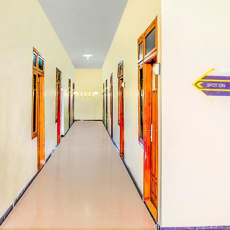 Super Oyo 1759 Family Residence Kediri  Luaran gambar